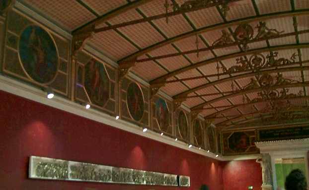 Restaurierter Niobidensaal im Neuen Museum