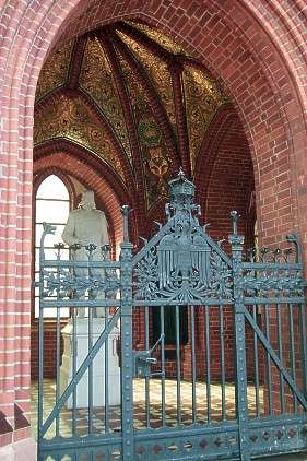 Grunewaldturm - Eingang - Standbild Kaiser Wilhelm I.