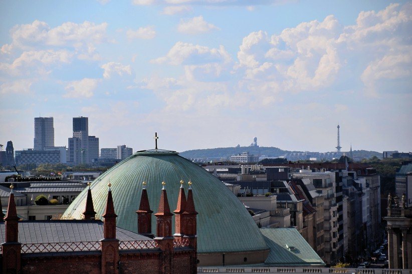 Blick von der Berliner Schloß-Dachterrasse zur City West.