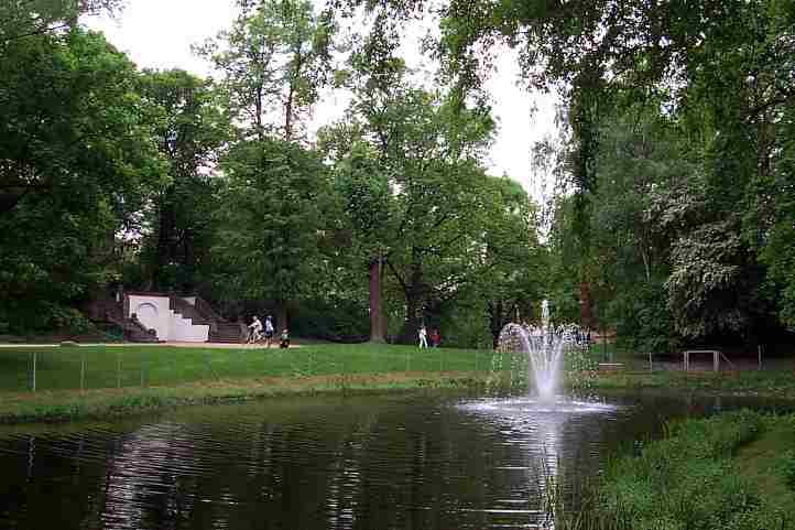 Im Park Biesdorf - Pleasure Ground.