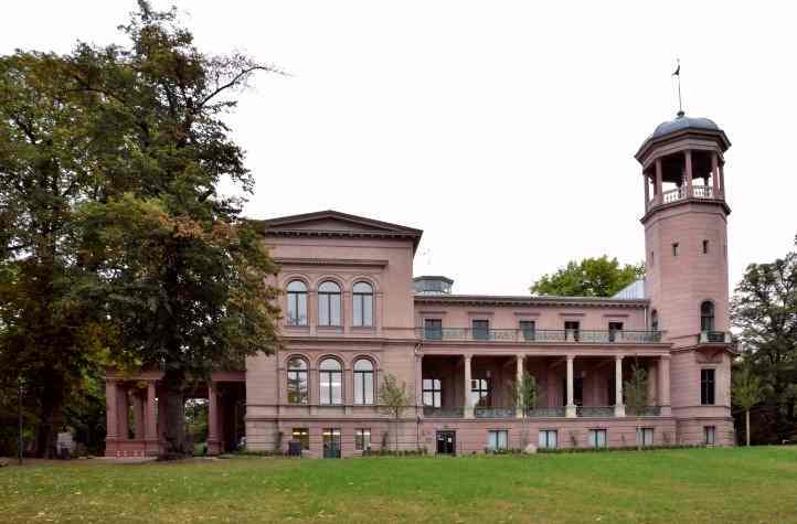 Schloss / Turmvilla Biesdorf.