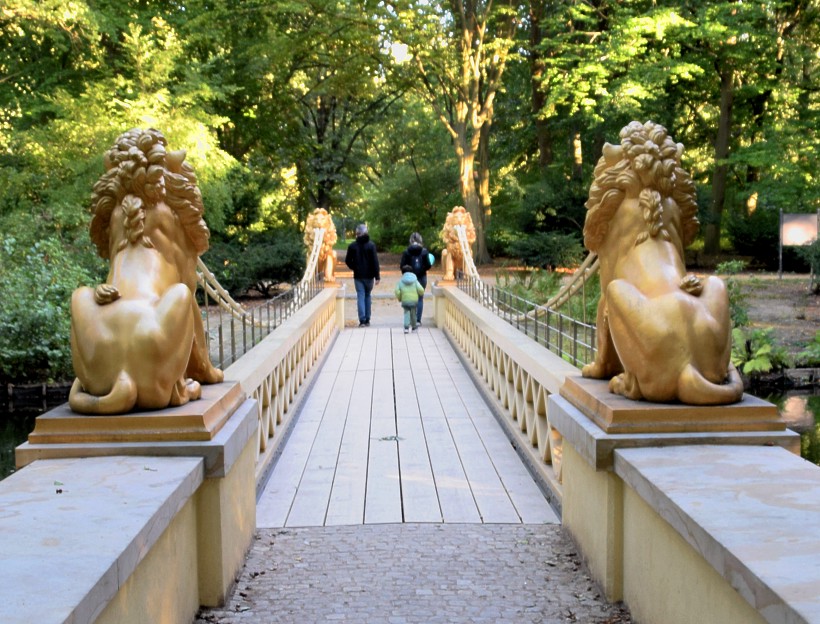 Die heutige - 2025 - Lwenbrcke im Groen Tiergarten.