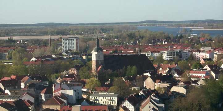 BUGA Skyliner Blick zur Kirche St. Gotthardt in der Stadt Brandenburg