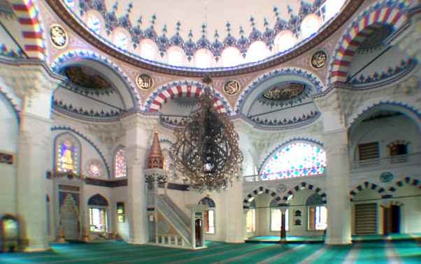 Innenraum der Sehitlik Moschee am Columbiadamm in Berlin