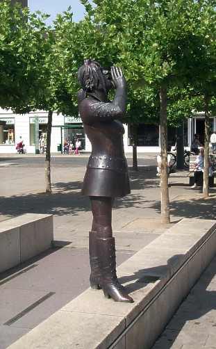 Skulptur Ruferin Marktplatz Eberswalde