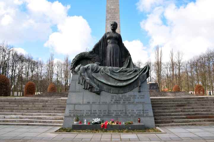 Statue der russischen "Mutter Heimat".