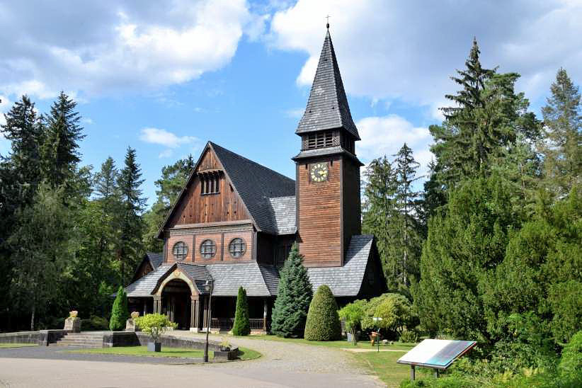 Die einzigartige norwegische Holzkirche - Sdwestkirchhof Stahnsdorf.