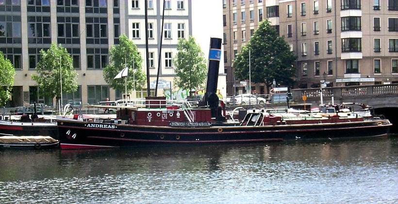 Dampfschlepper "Andreas" im Historischen Hafen Berlin.