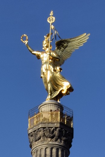 Goldelse auf der Siegessule in Berlin.