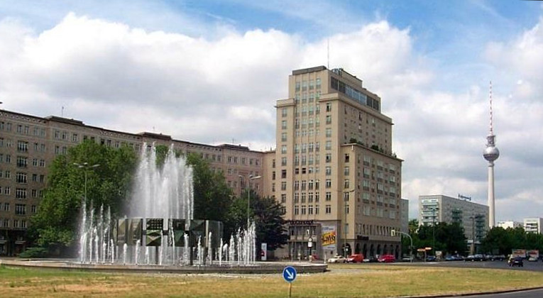 Strausberger Platz in Berlin-Friedrichshain.