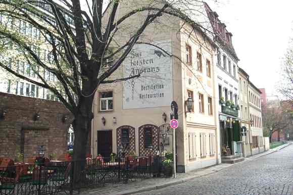 Berlins älteste Restauration und Destillation