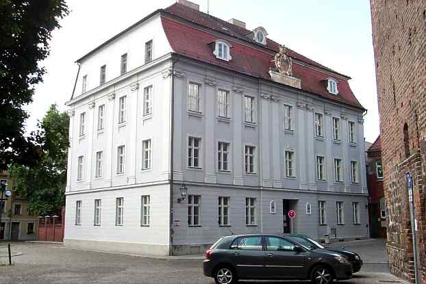 Neustädtische Gelehrtenschule am Kirchplatz der St. Katharinenkirche