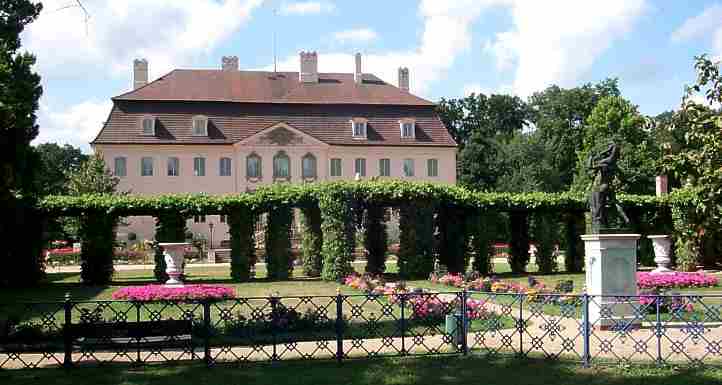 Schloss Branitz - Ansicht mit Pergola