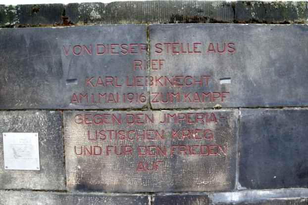 Karl Liebknecht Denkmalsockel auf dem Potsdamer Platz.