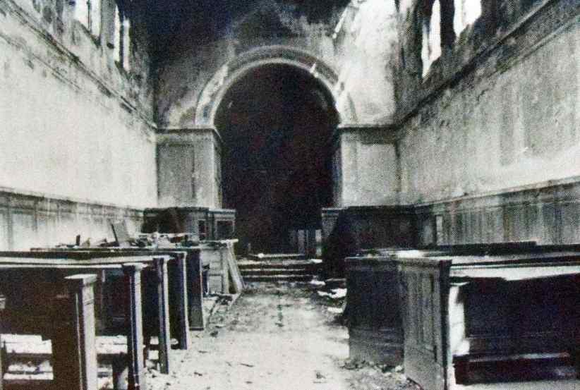 Der verwüstete Kirchenraum der Heilandskirche von Sacrow.