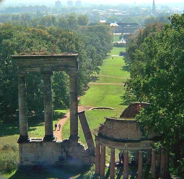 Blick vom Ruinenberg - Narmannischer Turm - zum Schloss Sanssouci.