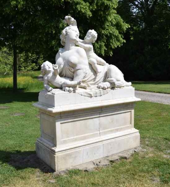 Östliche Sphinx im Park Sanssouci.