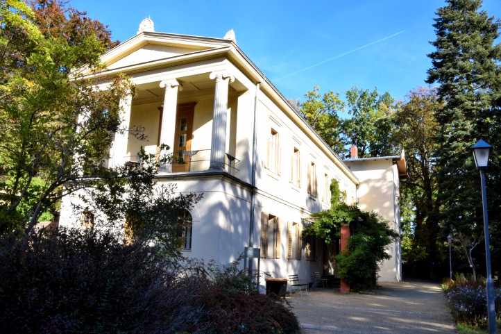 Die ehemalige Villa der Witwe Persius in der Maulbeerallee - Potsdam.