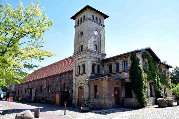 Museum und Ochsenstall - Gutshof Britz