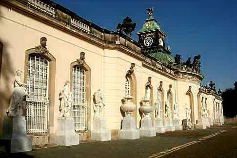 Bildergalerie - rechts vom Schloß Sanssouci