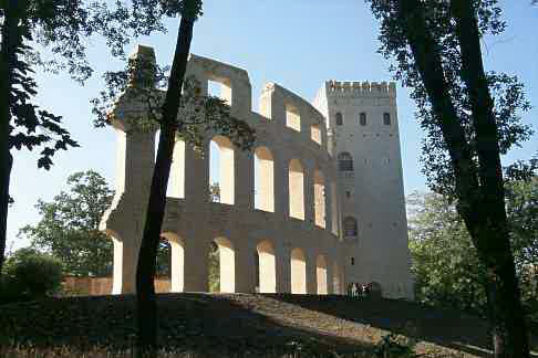 Normannischer Turm - Ruinenberg