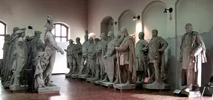 Statuen im Lapidarium.